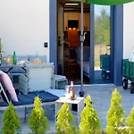 בית נופש Comfortable With A Terrace, מילנקו