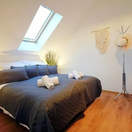 Comfortable With A Terrace, 別荘