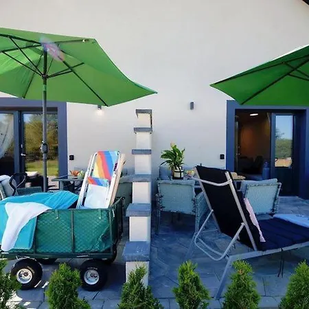 Comfortable With A Terrace, 別荘